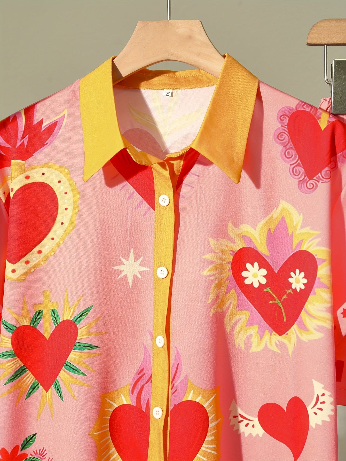 Women'S Pink Heart Print Short Sleeve Blouse & Shorts Set - Casual Beach Vacation Style, Polyester Fabric, Casual Attire|Beach Attire|Polyester Fabric